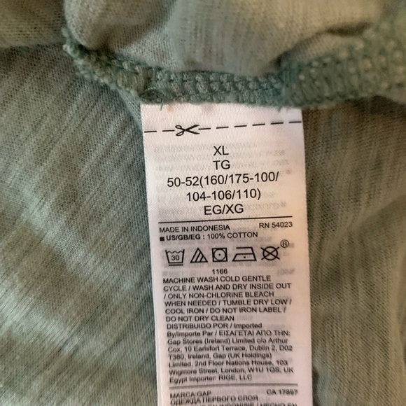 GAP size XL camouflage tee EUC - Picture 7 of 7